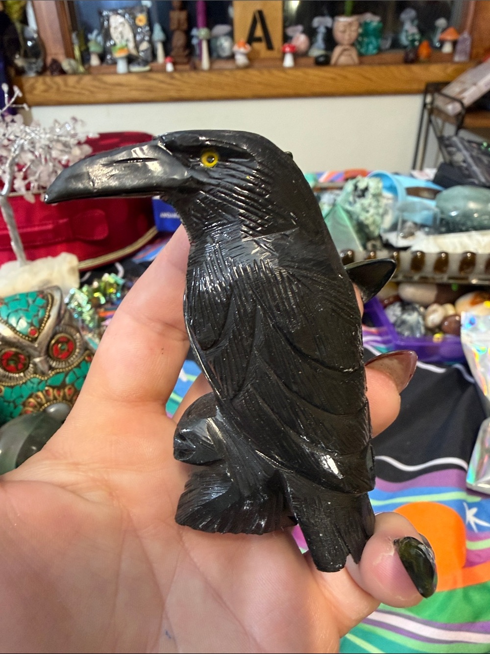 Hand-Carved Black Raven Bird Figurine - Decorative Pet Bird Accent